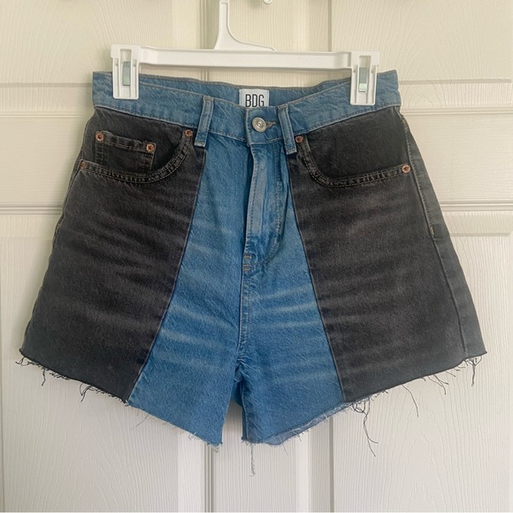 BDG Pants - NWT BDG Urban Outfitters Splice Pax Shorts Size 28